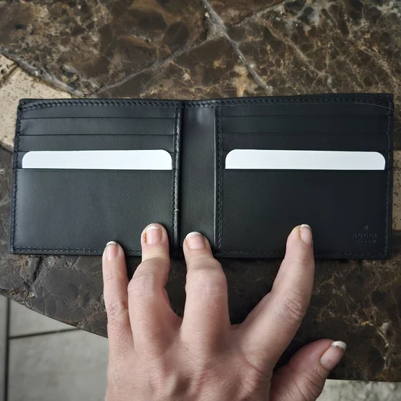GUCCI Black Leather Mens Bifold Wallet (GGMW2025) New - Picture 4 of 4